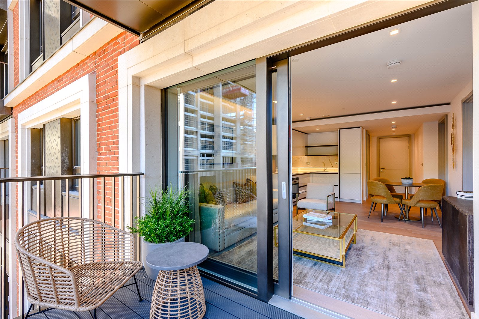 3 Bedroom Flat / Apartment to Rent in West End Gate Hyde Park W2