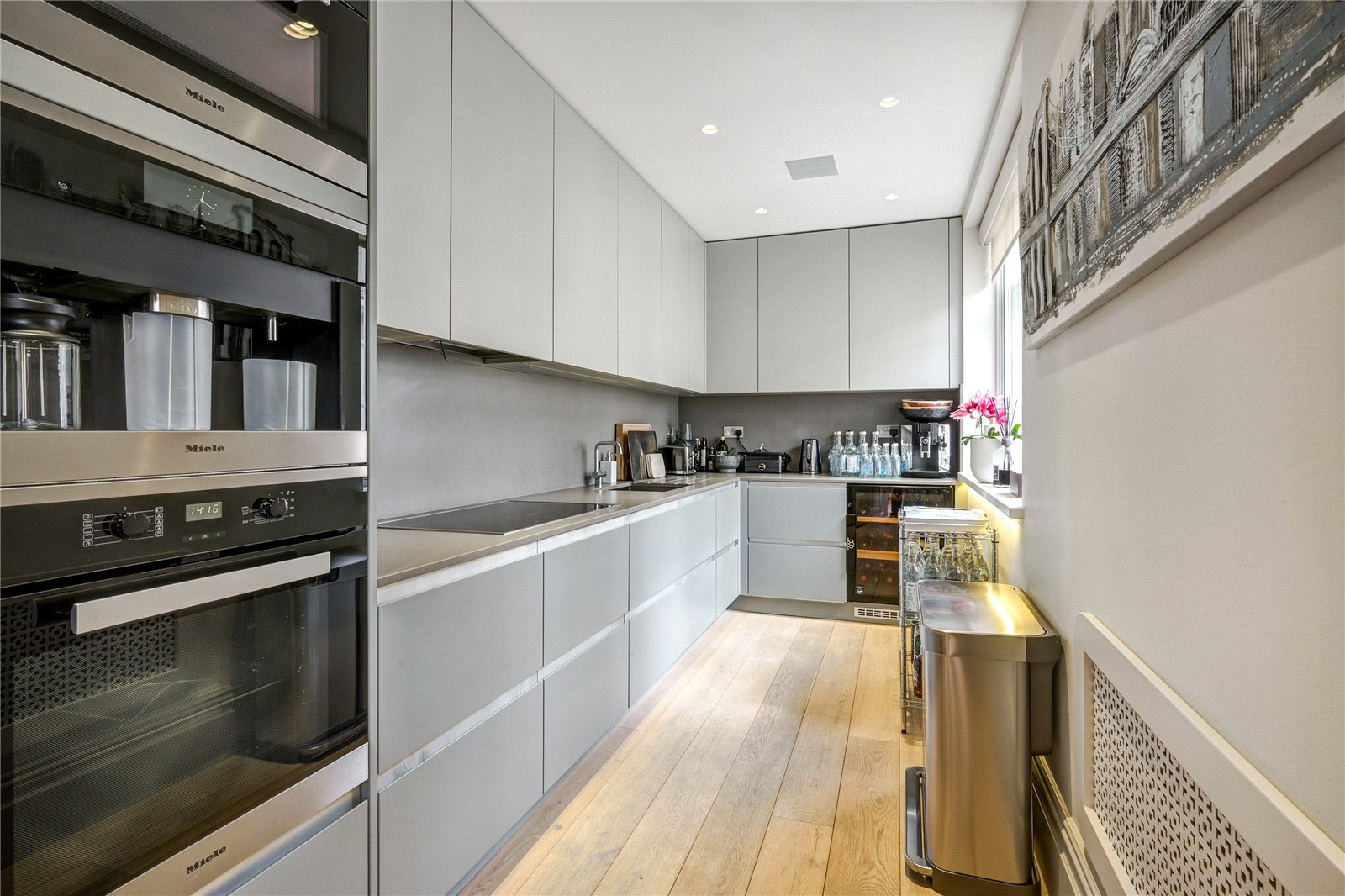 2 Bedroom Flat / Apartment for Sale in Mount Street London W1K