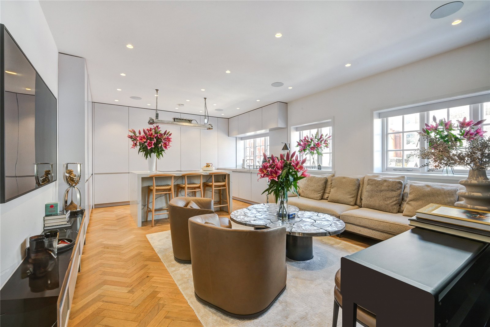 2 Bedroom Flat / Apartment for Sale in Mount Street London W1K
