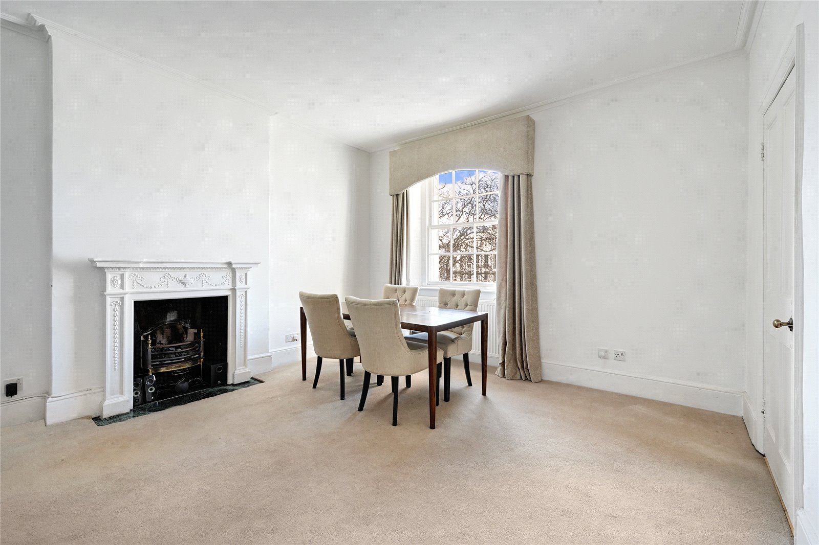 1 Bedroom Flat / Apartment to Rent in Chesham Place Belgravia SW1X