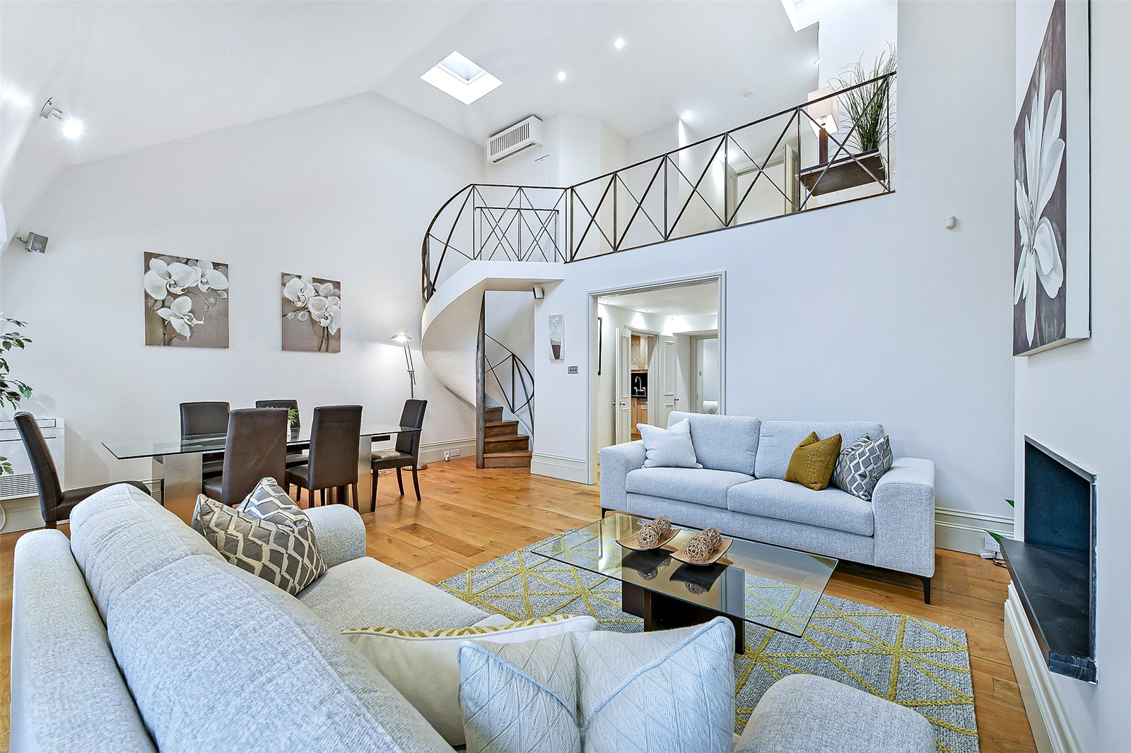 2 Bedroom Flat / Apartment to Rent in Rutland Gate London SW7