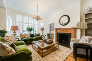 3 Bedroom Flat / Apartment for Sale in Basil Street London SW3