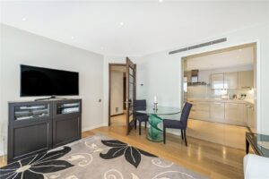 2 Bedroom Flat / Apartment for Sale in Brompton Place London SW3
