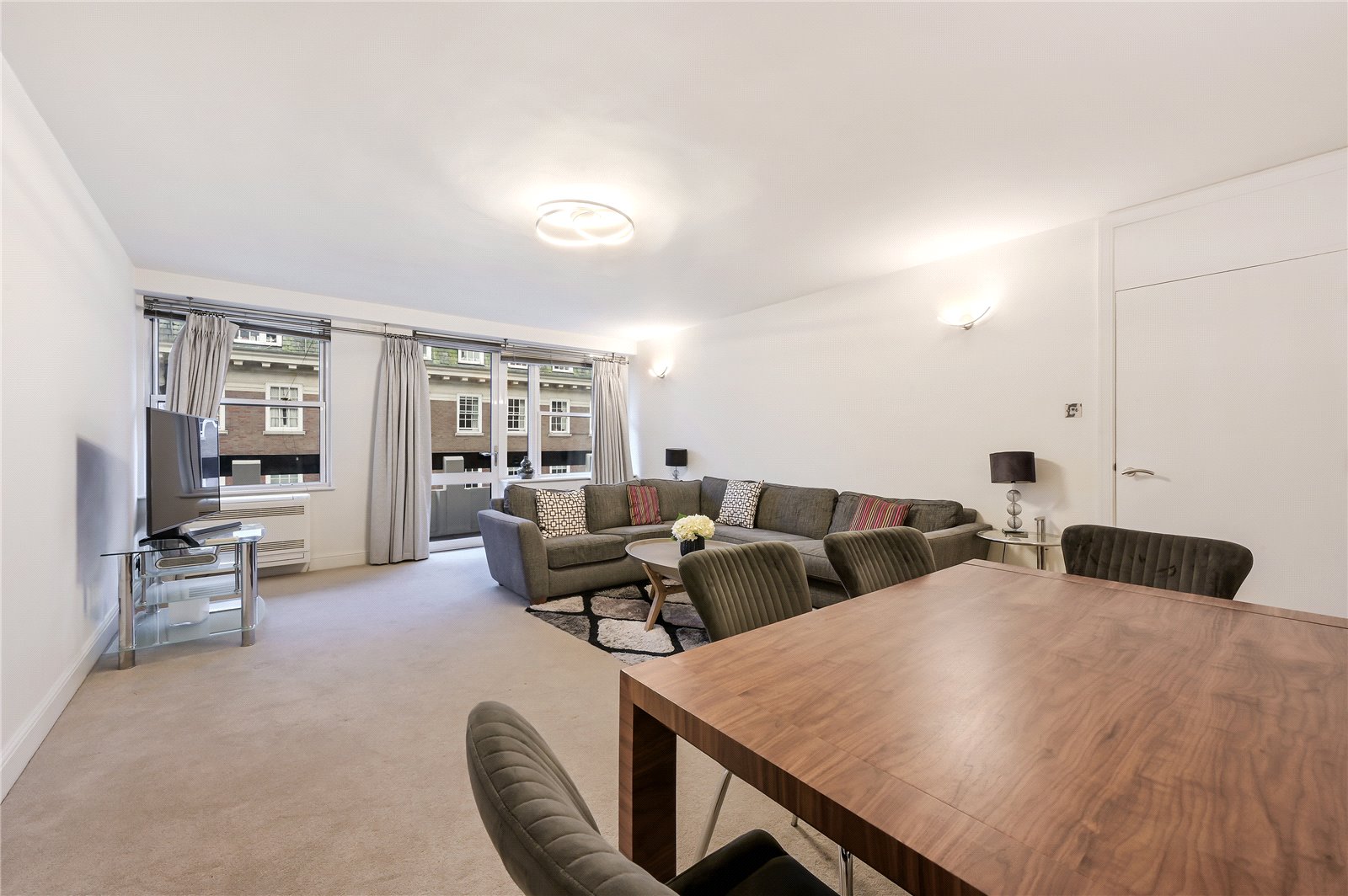 3 Bedroom Flat / Apartment to Rent in Weymouth Street London W1W