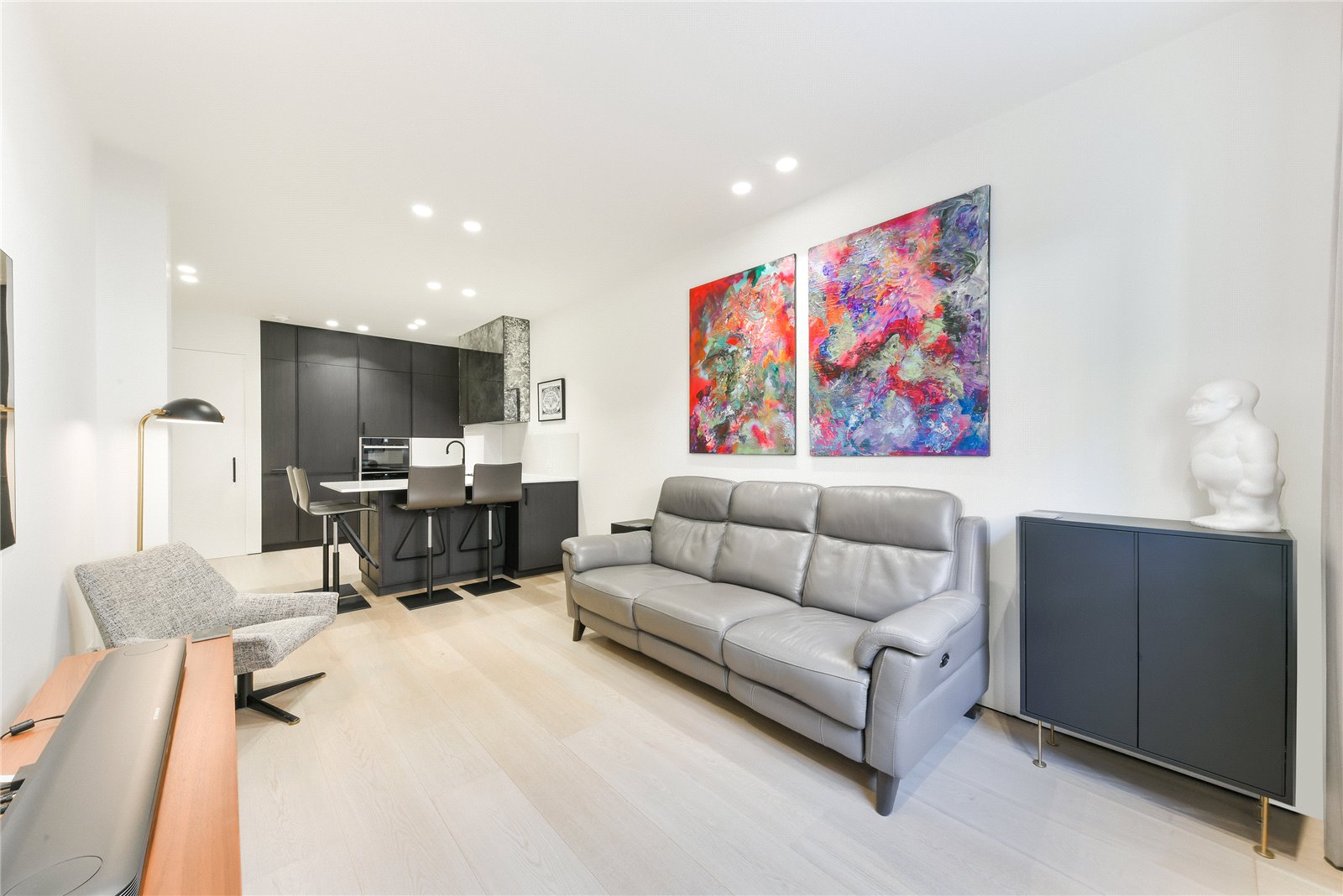 2 Bedroom Flat / Apartment for Sale in Wells Street London W1T