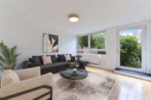 3 Bedroom Flat / Apartment for Sale in Clarence Gardens London NW1