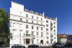 4 Bedroom Flat / Apartment for Sale in Hyde Park Street London W2