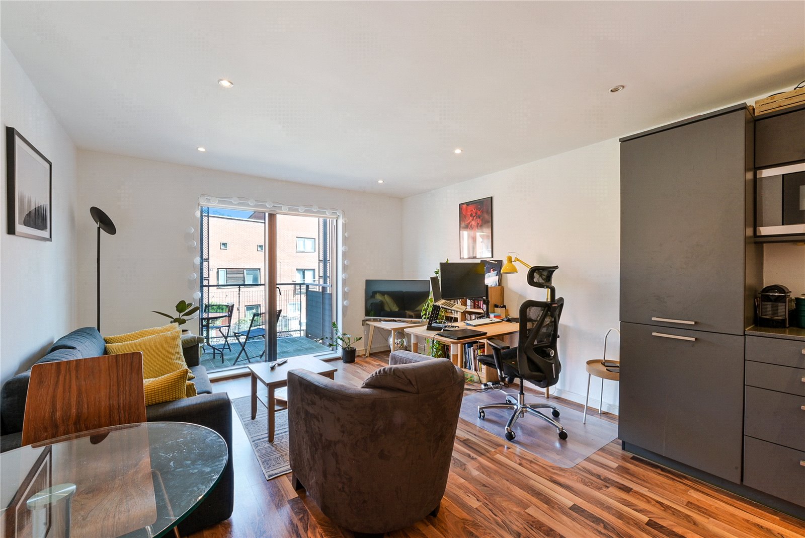 1 Bedroom Flat / Apartment for Sale in Kings Quarter, Copenhagen Street London N1