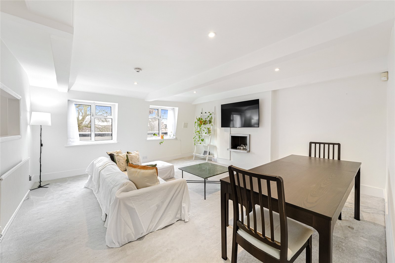 2 Bedroom Flat / Apartment to Rent in Hyde Park Square London W2