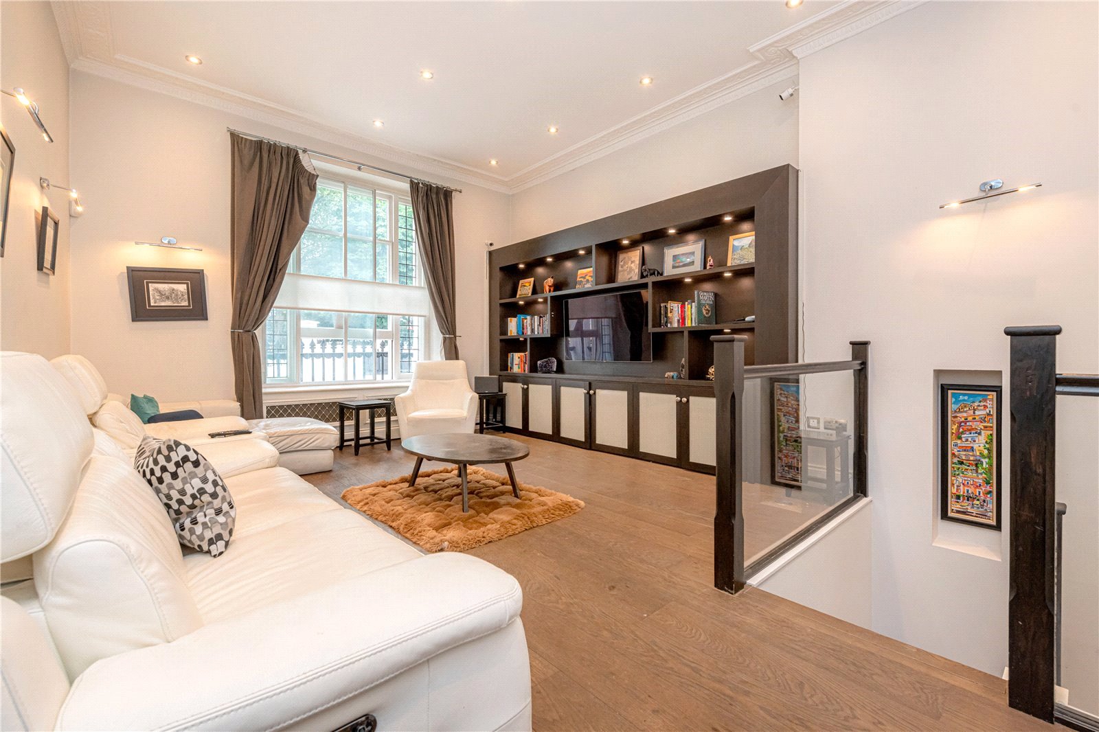 2 Bedroom Flat / Apartment to Rent in Westbourne Crescent London W2