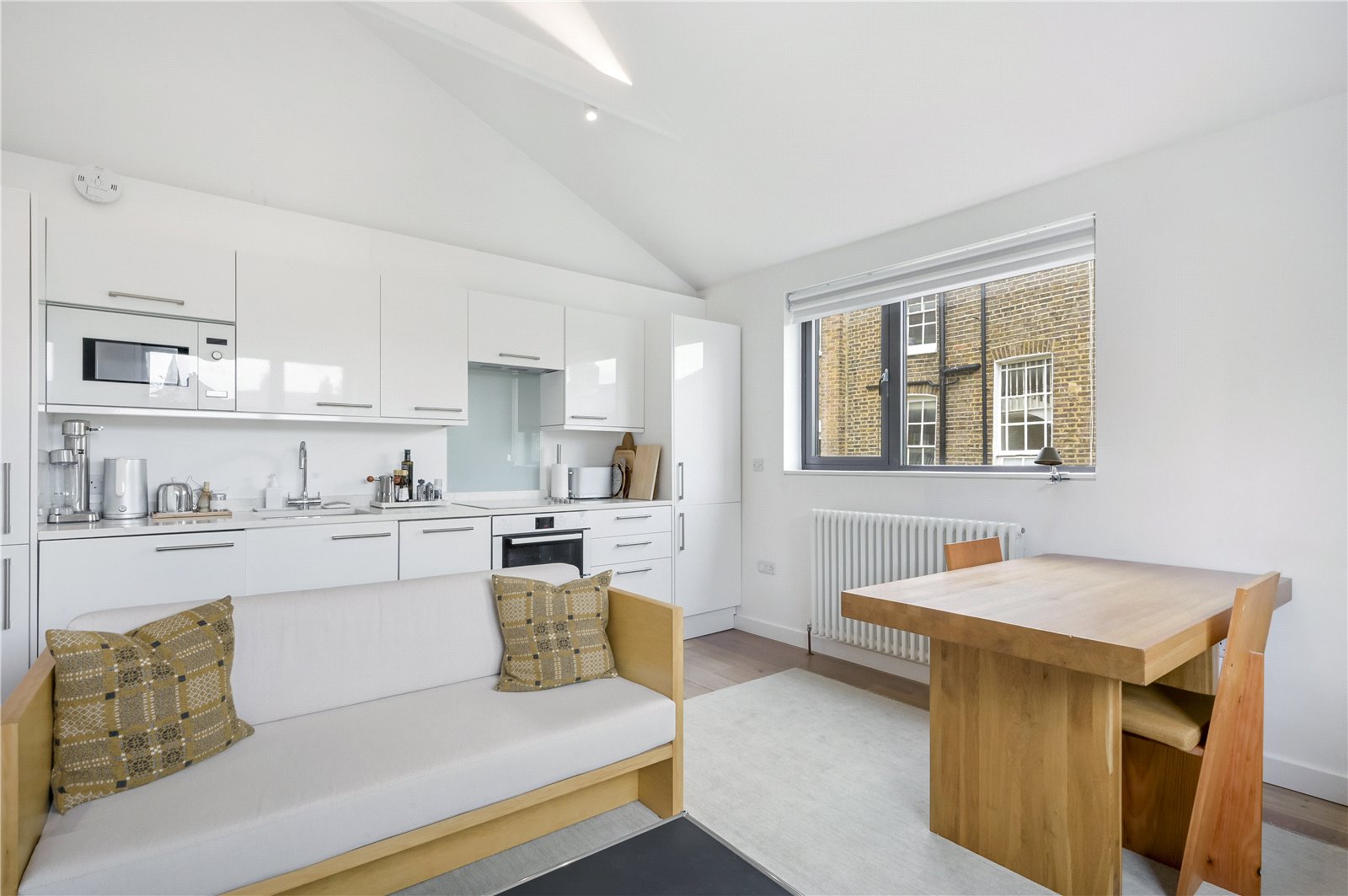 1 Bedroom House to Rent in Barnsbury Terrace London N1