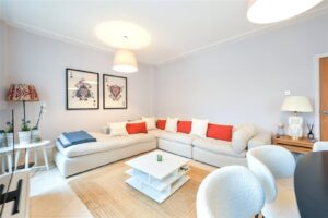 3 Bedroom Flat / Apartment for Sale in Upper Berkeley Street London W1H