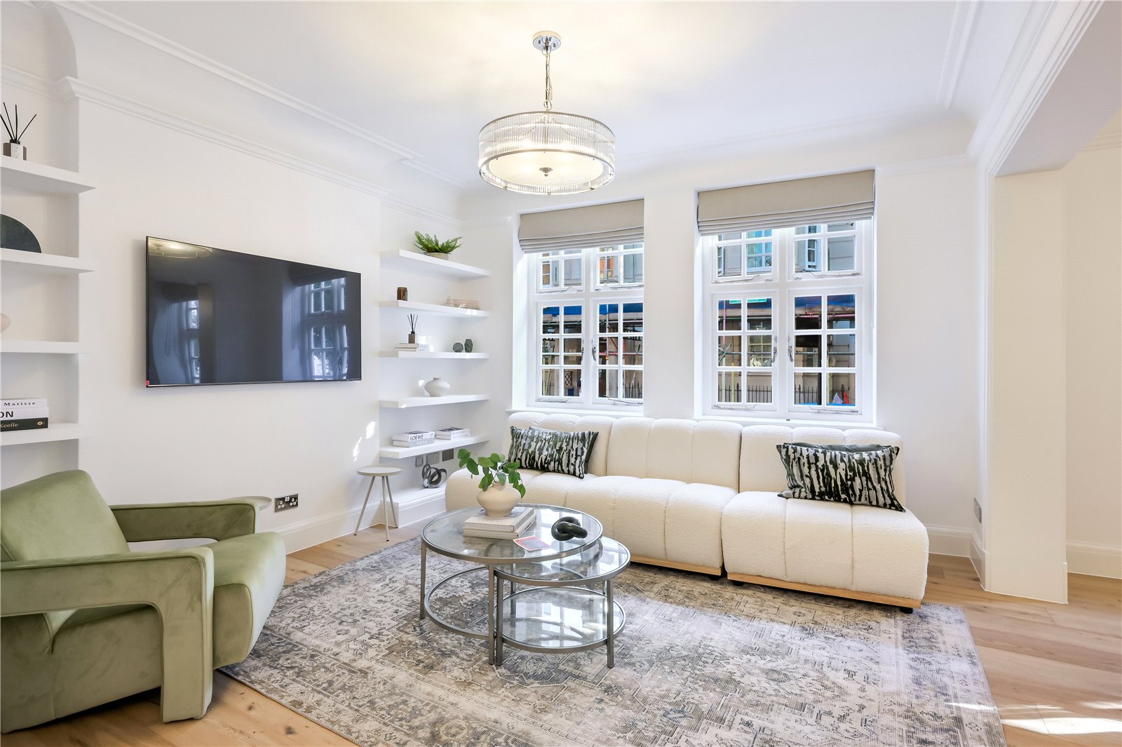 2 Bedroom Flat / Apartment to Rent in Wheatley Street London W1G